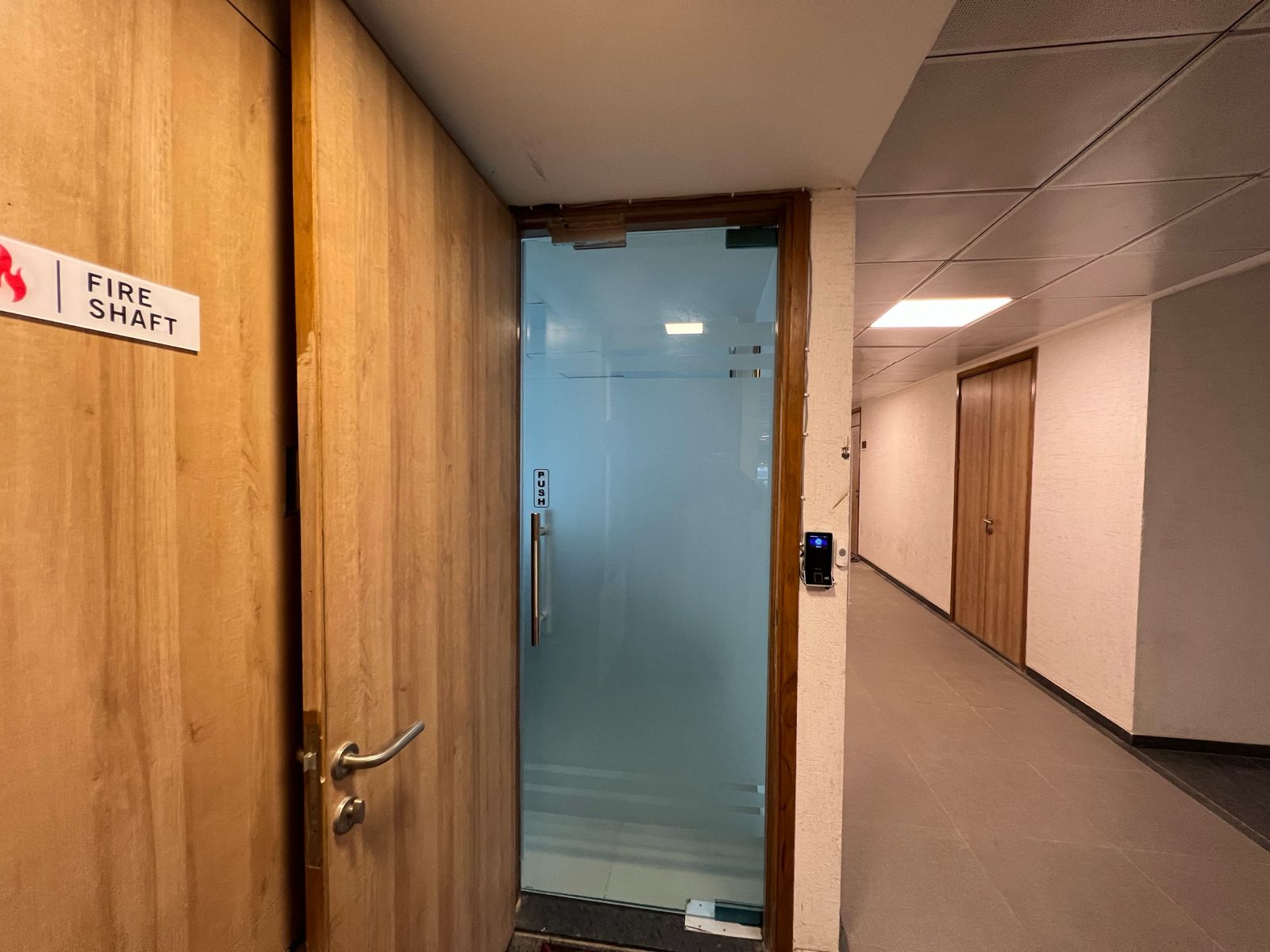1250 Sq. Ft. Commercial Office for Rent in Vastrapur Ahmedabad - Media 8