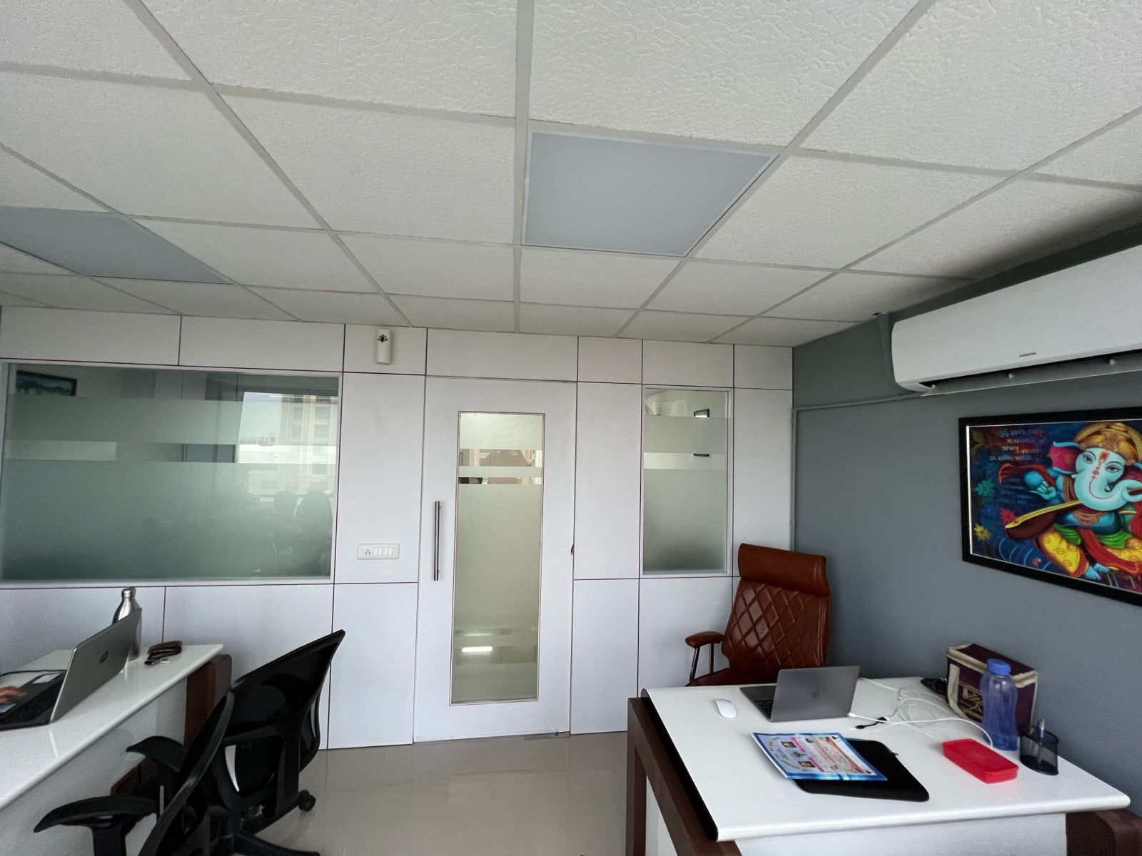1250 Sq. Ft. Commercial Office for Rent in Vastrapur Ahmedabad - Media 7