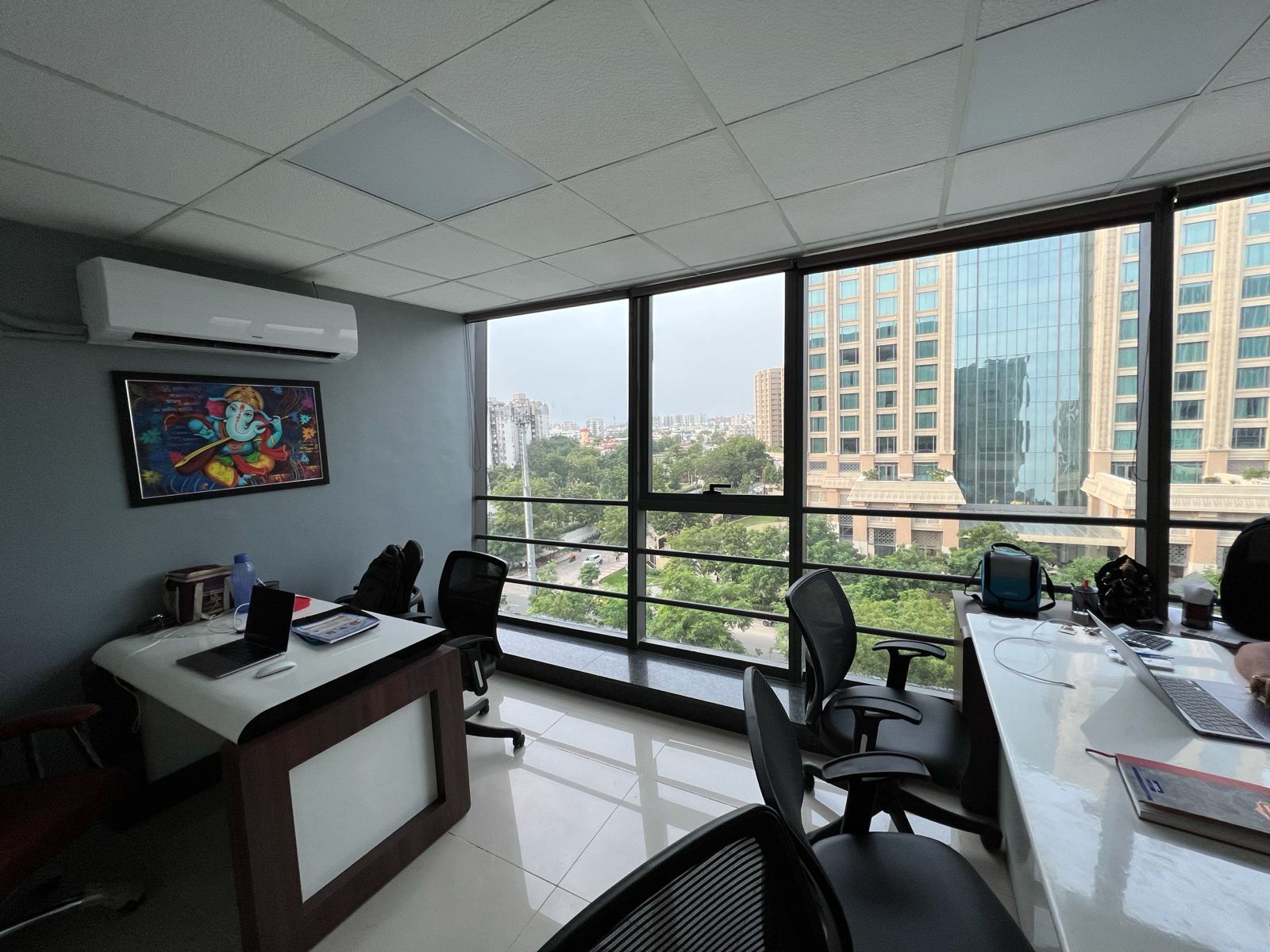 1250 Sq. Ft. Commercial Office for Rent in Vastrapur Ahmedabad - Media 5