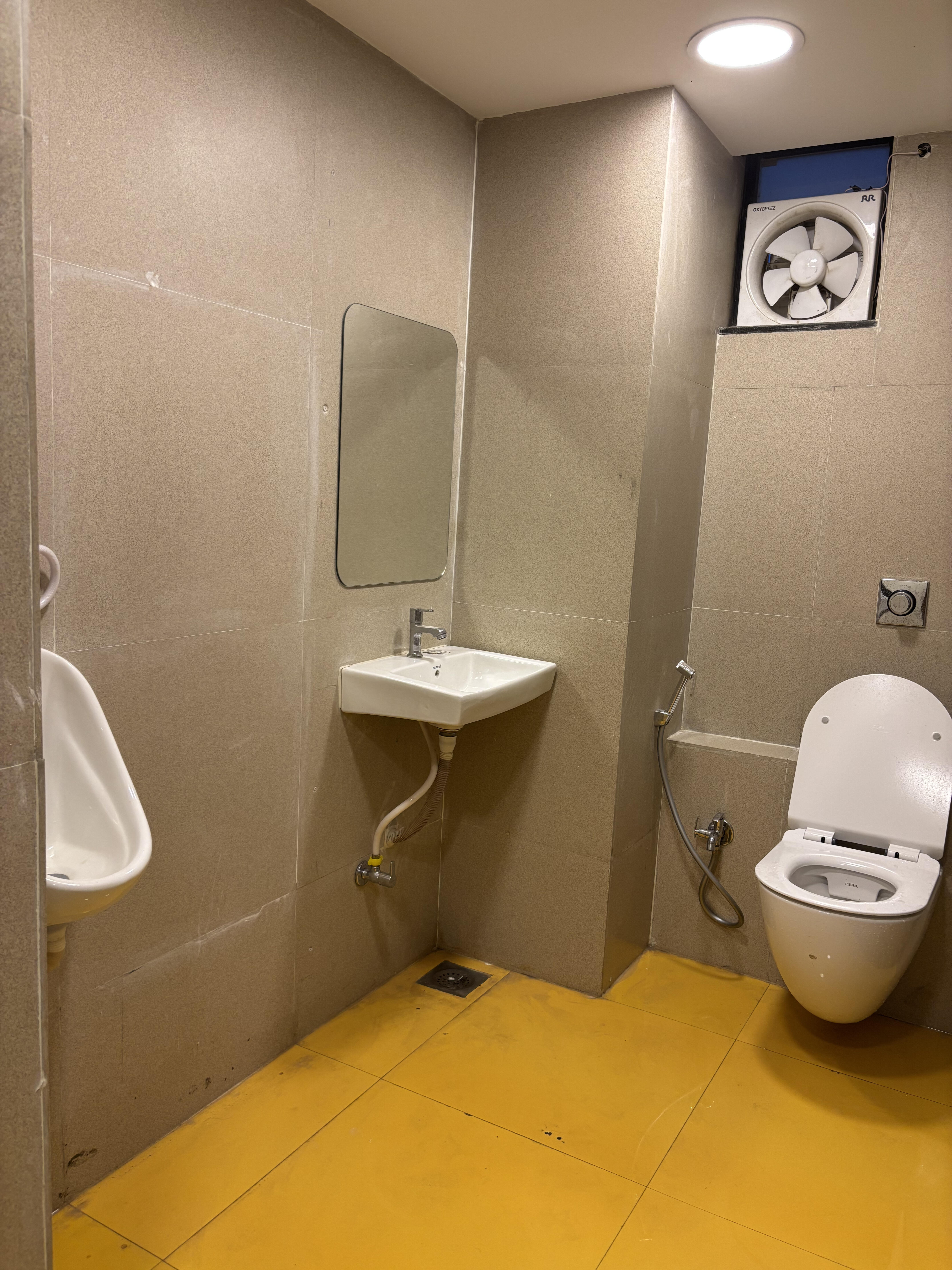 1240 Sq. Ft. Commercial Office for Rent in Gulbai Tekra Ahmedabad - Media 12