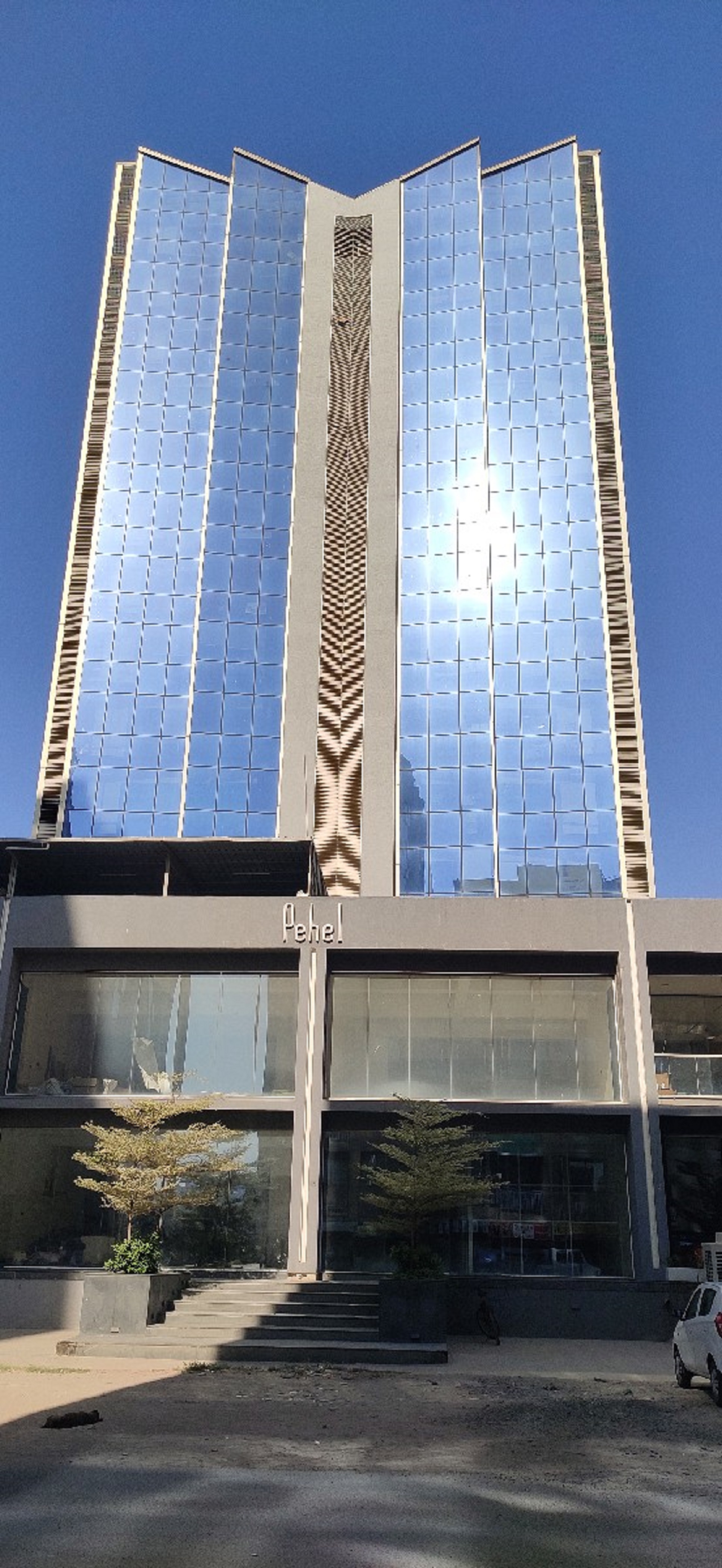Office 937 Sq. Ft. Commercial Office for Rent in Vaishnodevi Ahmedabad - Media 3
