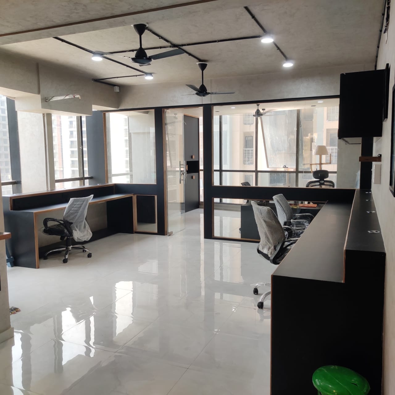 Office 937 Sq. Ft. Commercial Office for Rent in Vaishnodevi Ahmedabad