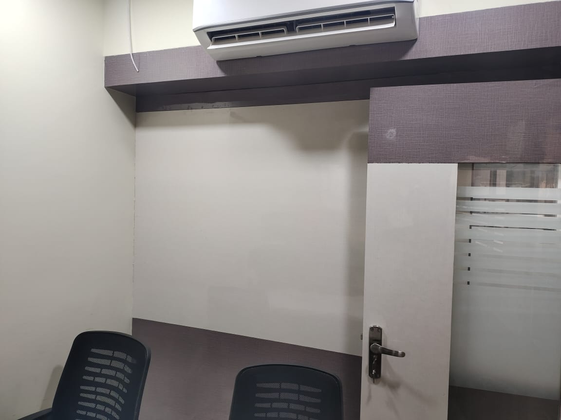 696 Sq. Ft. Commercial Office for Rent in Rajpath Club Road Ahmedabad - Media 5