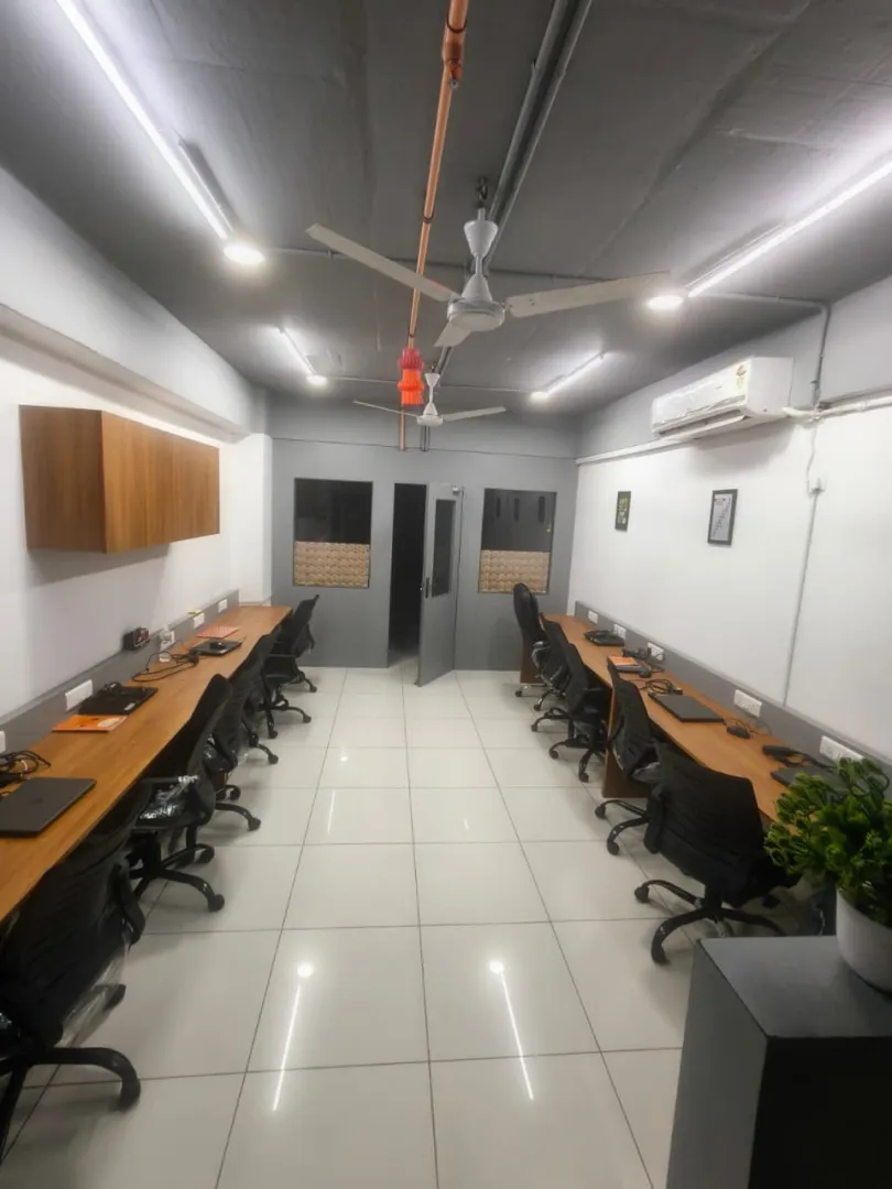 873 Sq. Ft. Commercial Office for Rent in Gota Ahmedabad - Media 2