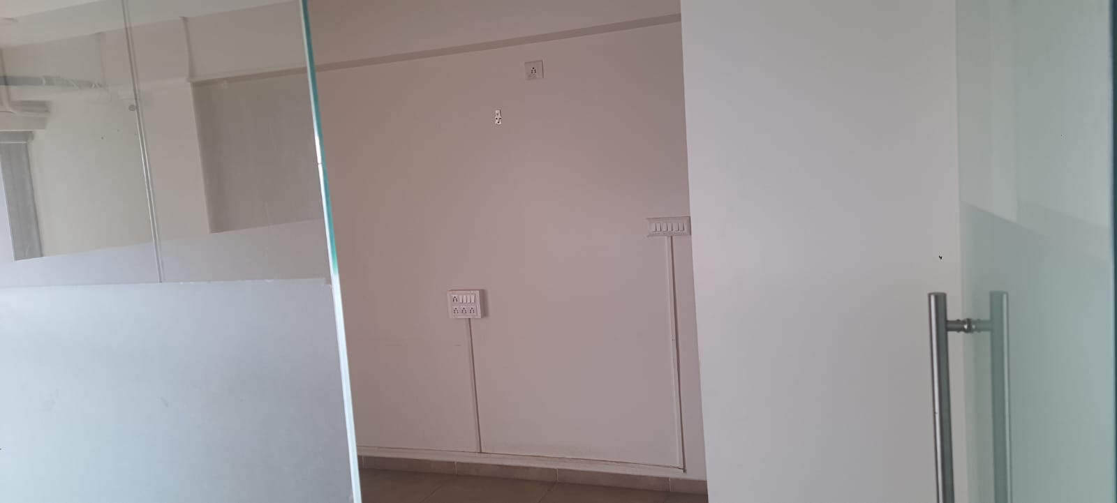 1105 Sq. Ft. Commercial Office for Rent in Ambawadi Ahmedabad - Media 2