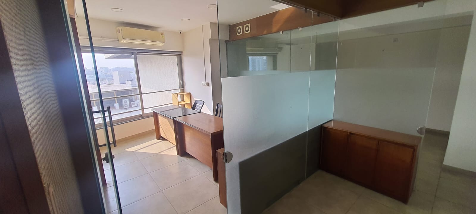 1105 Sq. Ft. Commercial Office for Rent in Ambawadi Ahmedabad - Media 8