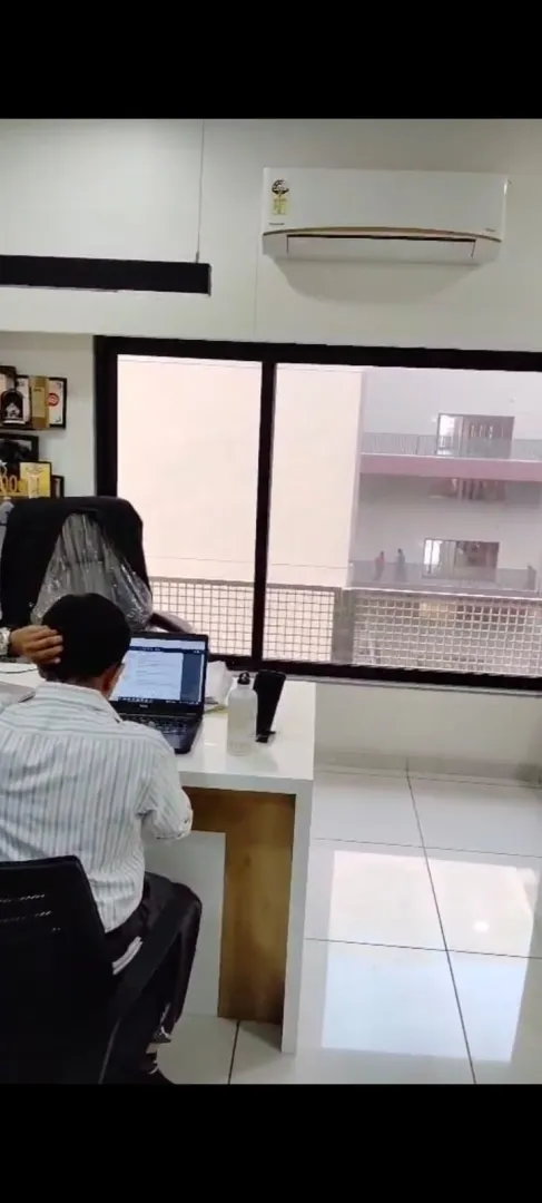 720 Sq. Ft. Commercial Office for Rent in Ashram Road Ahmedabad - Media 10