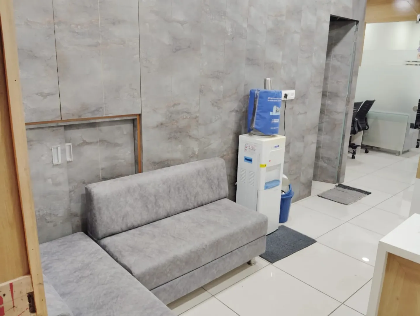 720 Sq. Ft. Commercial Office for Rent in Ashram Road Ahmedabad - Media 9