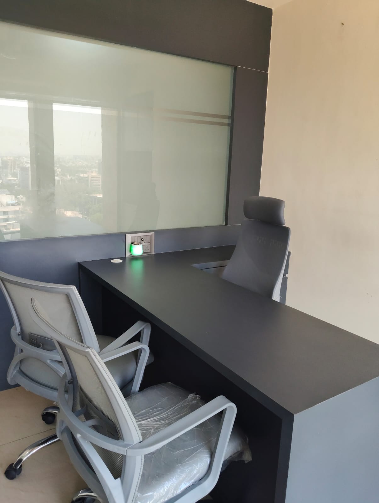 585 Sq. Ft. Commercial Office for Rent in Ashram Road Ahmedabad - Media 3