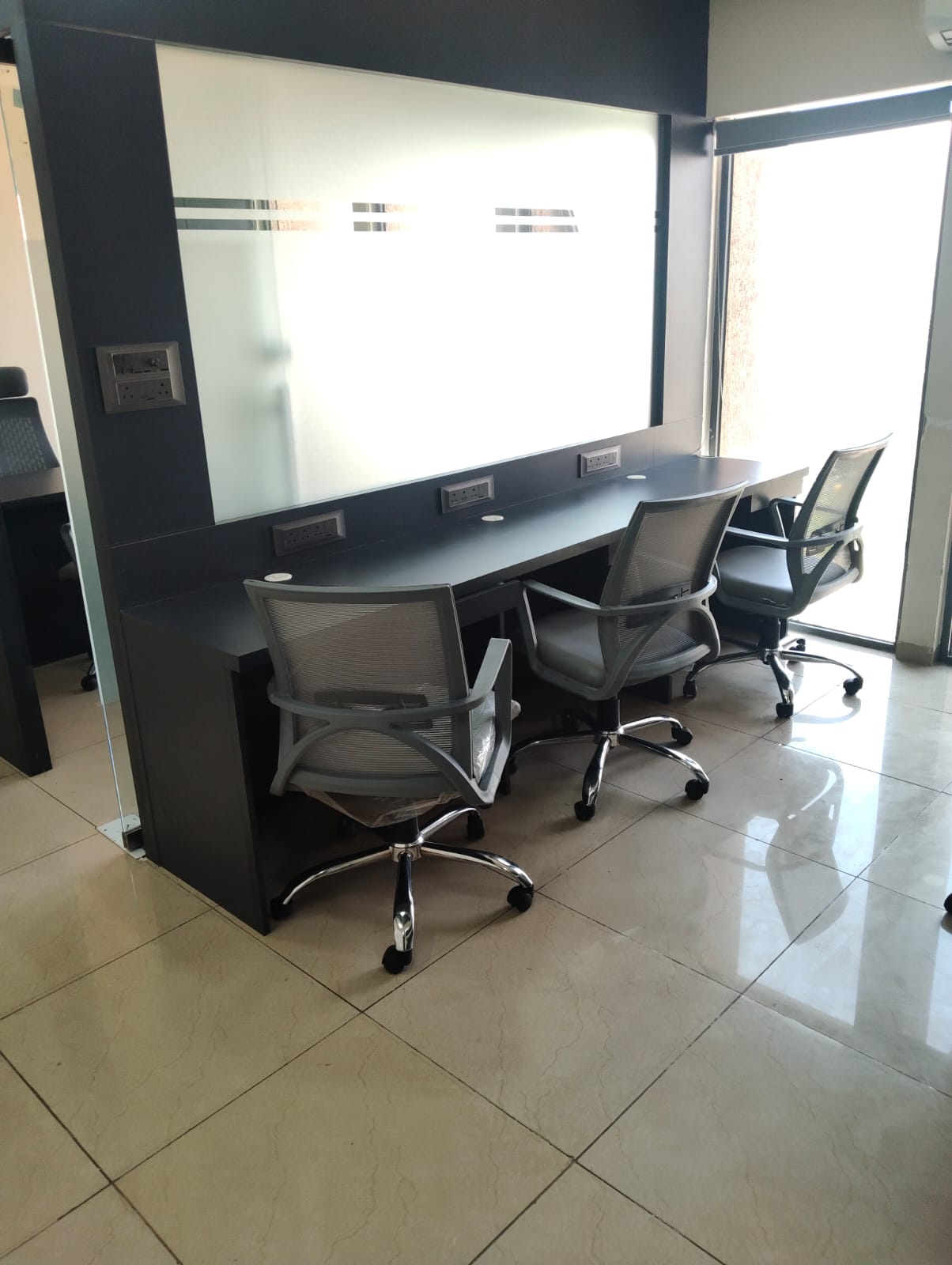 585 Sq. Ft. Commercial Office for Rent in Ashram Road Ahmedabad - Media 9