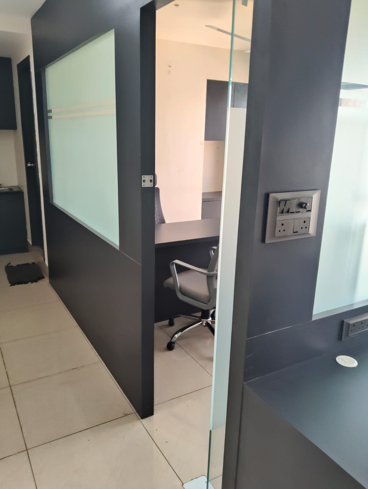 585 Sq. Ft. Commercial Office for Rent in Ashram Road Ahmedabad - Media 10