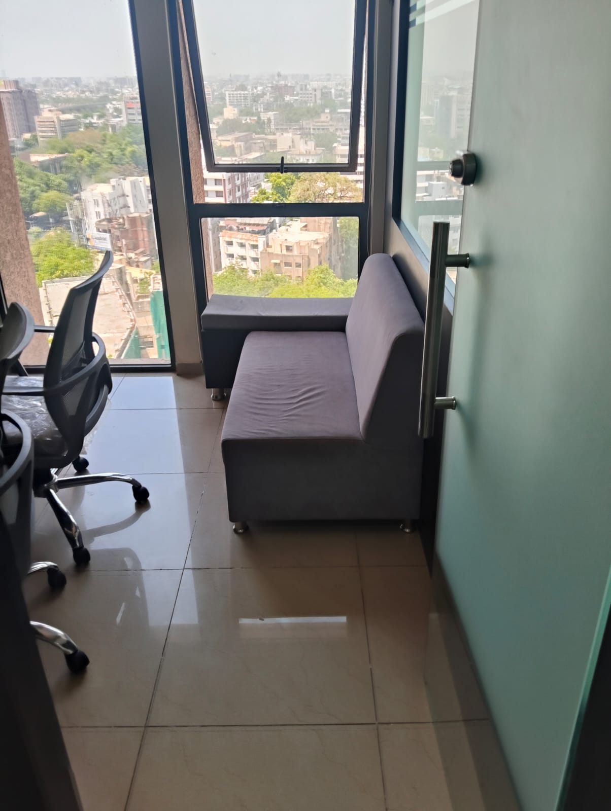 585 Sq. Ft. Commercial Office for Rent in Ashram Road Ahmedabad - Media 4