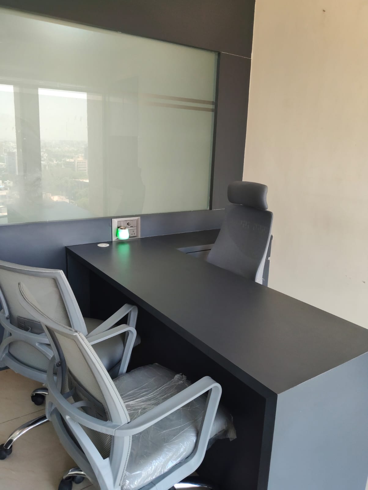 585 Sq. Ft. Commercial Office for Rent in Ashram Road Ahmedabad