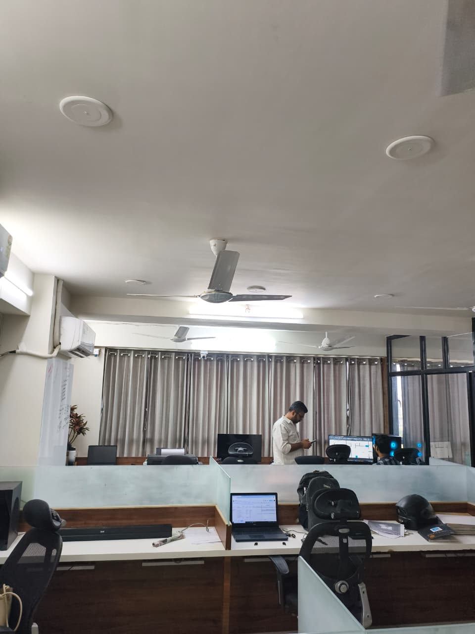 1330 Sq. Ft. Commercial Office for Rent in Gota Ahmedabad - Media 7