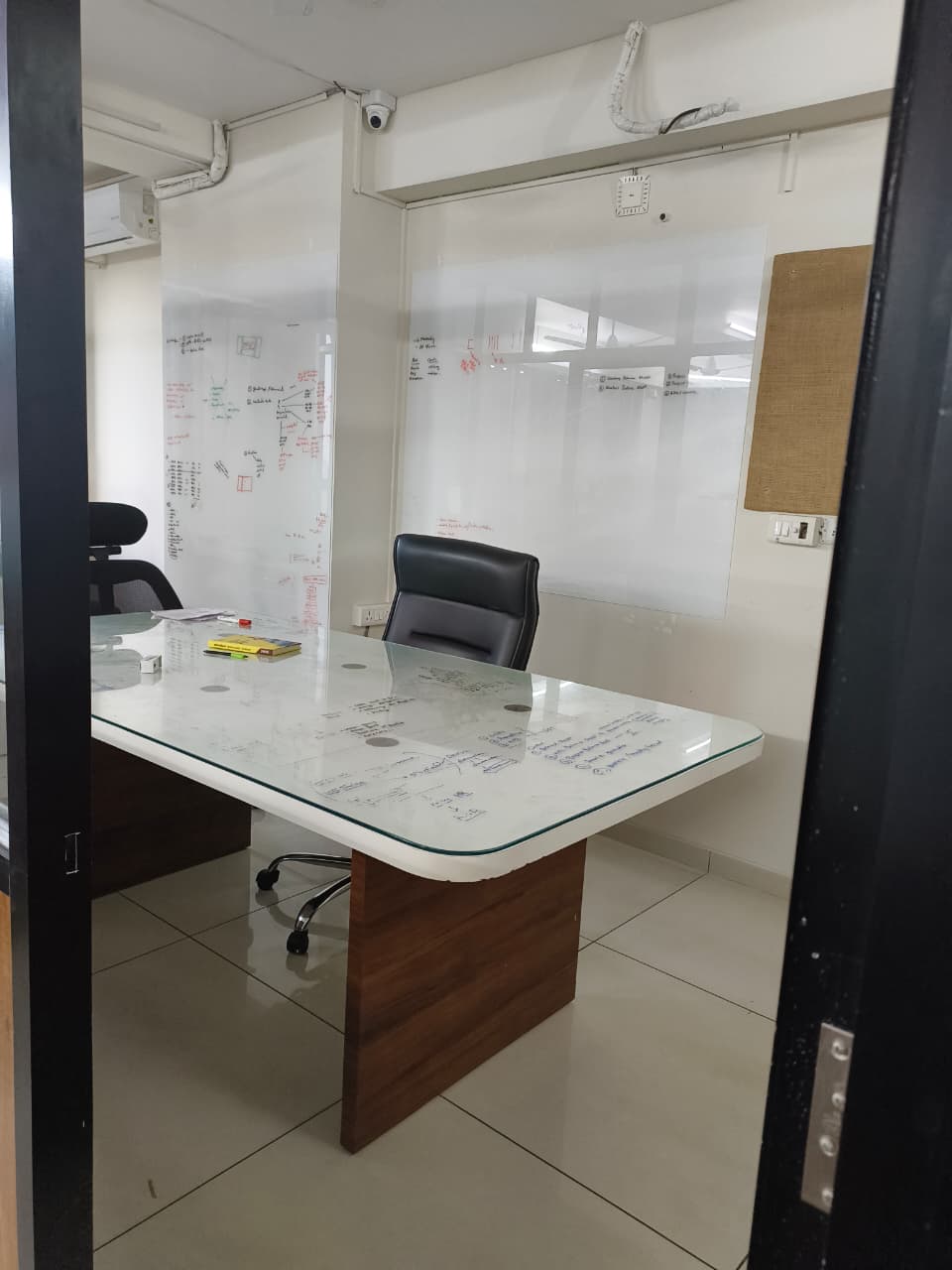 1330 Sq. Ft. Commercial Office for Rent in Gota Ahmedabad - Media 2