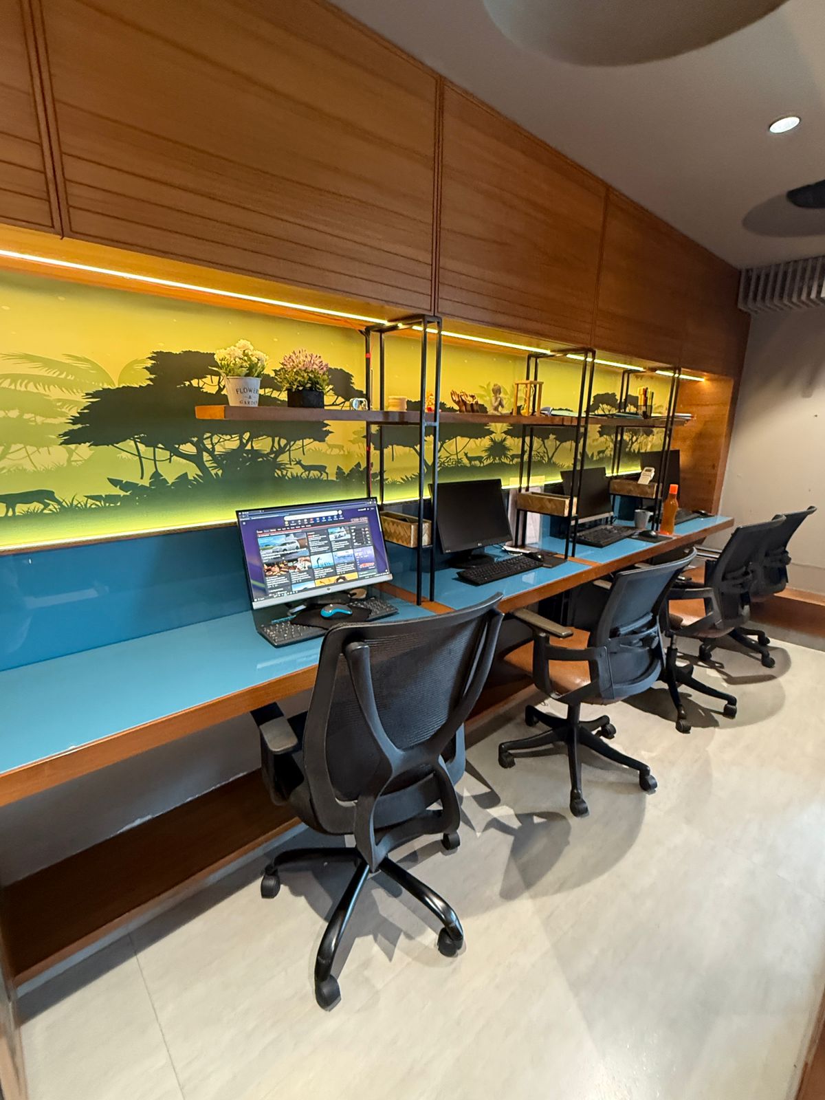 Office 750 Sq. Ft. Commercial Office for Rent in Science City Ahmedabad