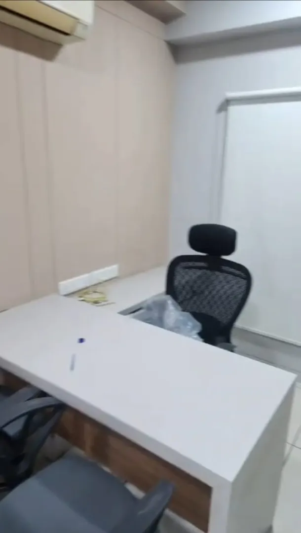 720 Sq. Ft. Commercial Office for Rent in Ashram Road Ahmedabad - Media 3