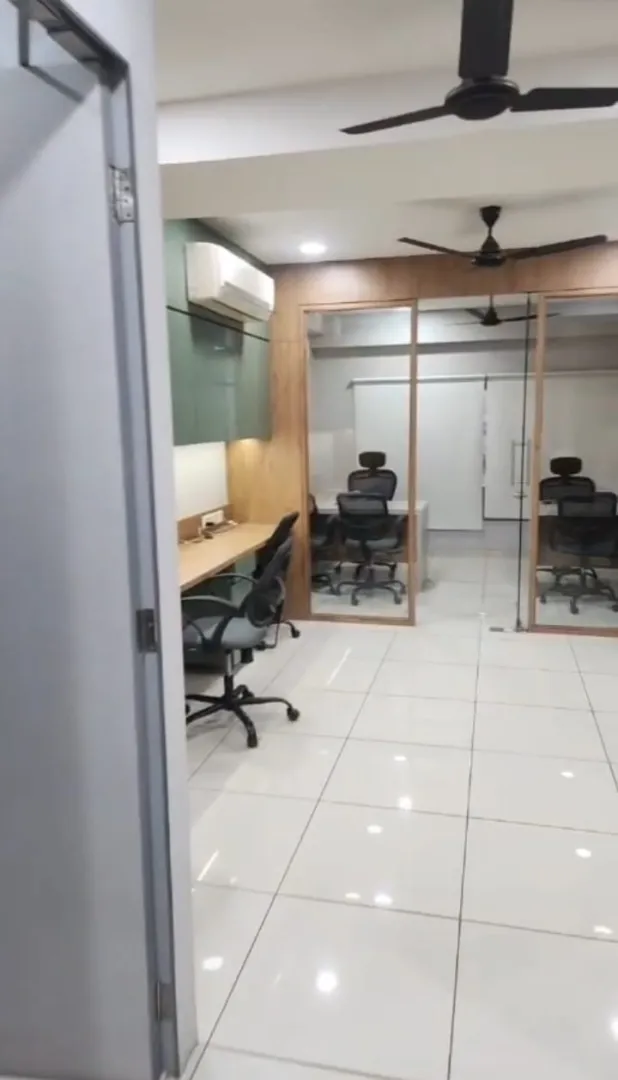 720 Sq. Ft. Commercial Office for Rent in Ashram Road Ahmedabad - Media 13