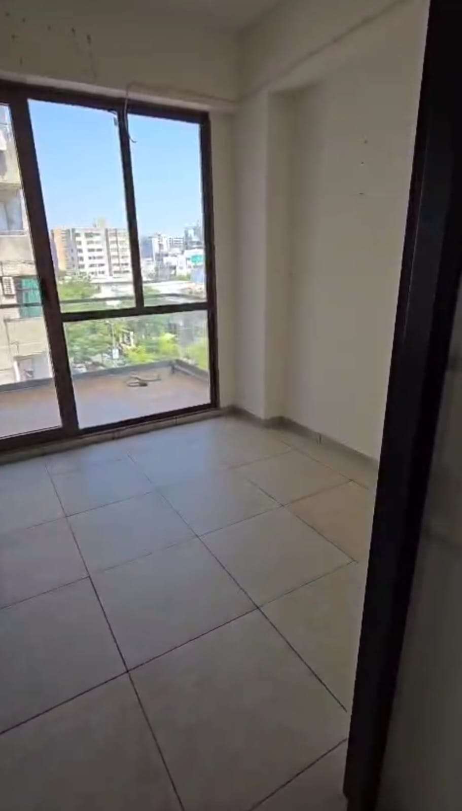 Office 1060 Sq. Ft. Commercial Office for Rent in Memnagar/gurukul Ahmedabad - Media 12