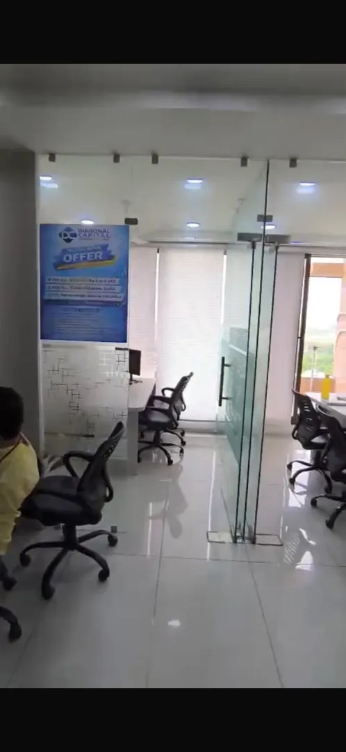 Office 875 Sq. Ft. Commercial Office for Rent in Vastrapur Ahmedabad - Media 2