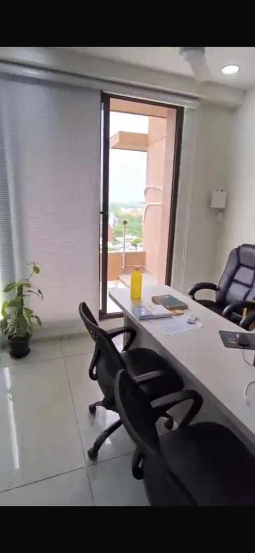 Office 875 Sq. Ft. Commercial Office for Rent in Vastrapur Ahmedabad - Media 6