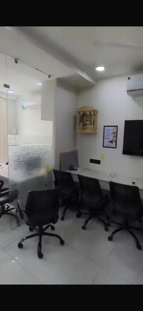 Office 875 Sq. Ft. Commercial Office for Rent in Vastrapur Ahmedabad
