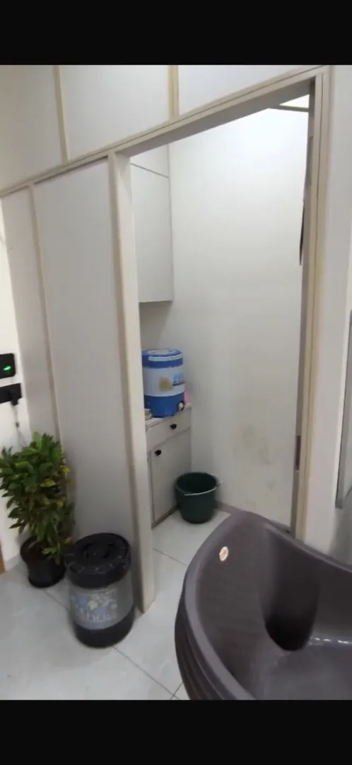 Office 875 Sq. Ft. Commercial Office for Rent in Vastrapur Ahmedabad - Media 4