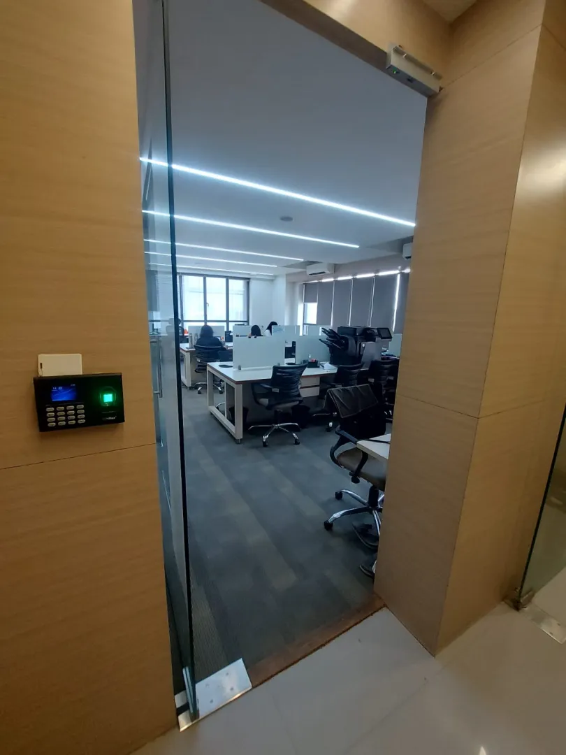 1658 Sq. Ft. Commercial Office for Rent in Thaltej Ahmedabad - Media 7