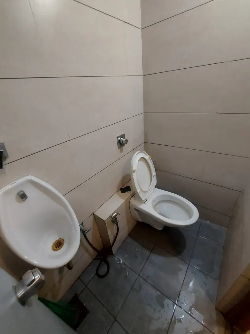 1658 Sq. Ft. Commercial Office for Rent in Thaltej Ahmedabad - Media 13