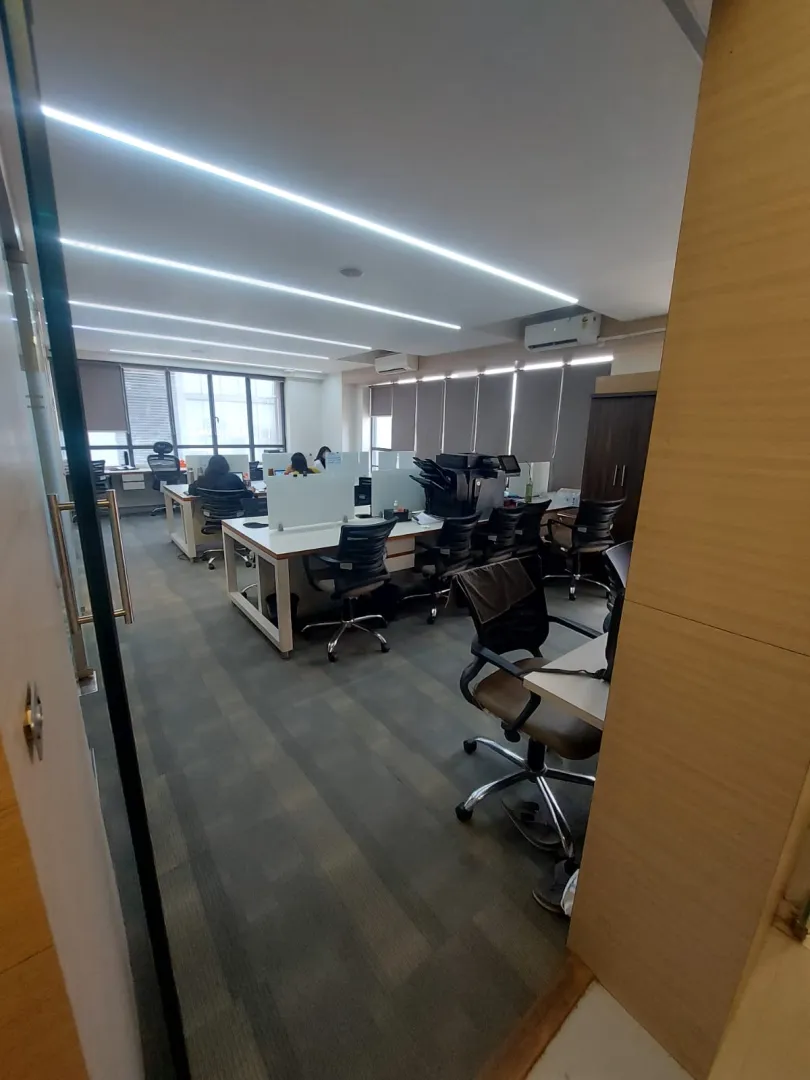 1658 Sq. Ft. Commercial Office for Rent in Thaltej Ahmedabad - Media 6