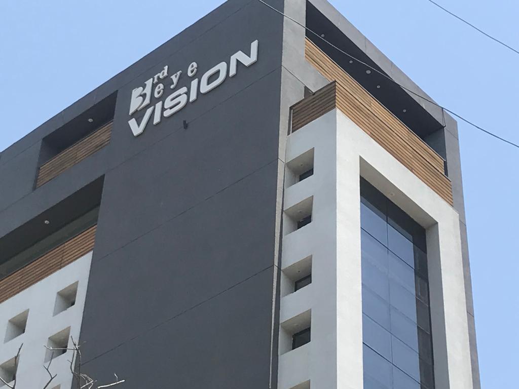 1090 Sq. Ft. Commercial Office for Rent in Ambawadi Ahmedabad - Media 5