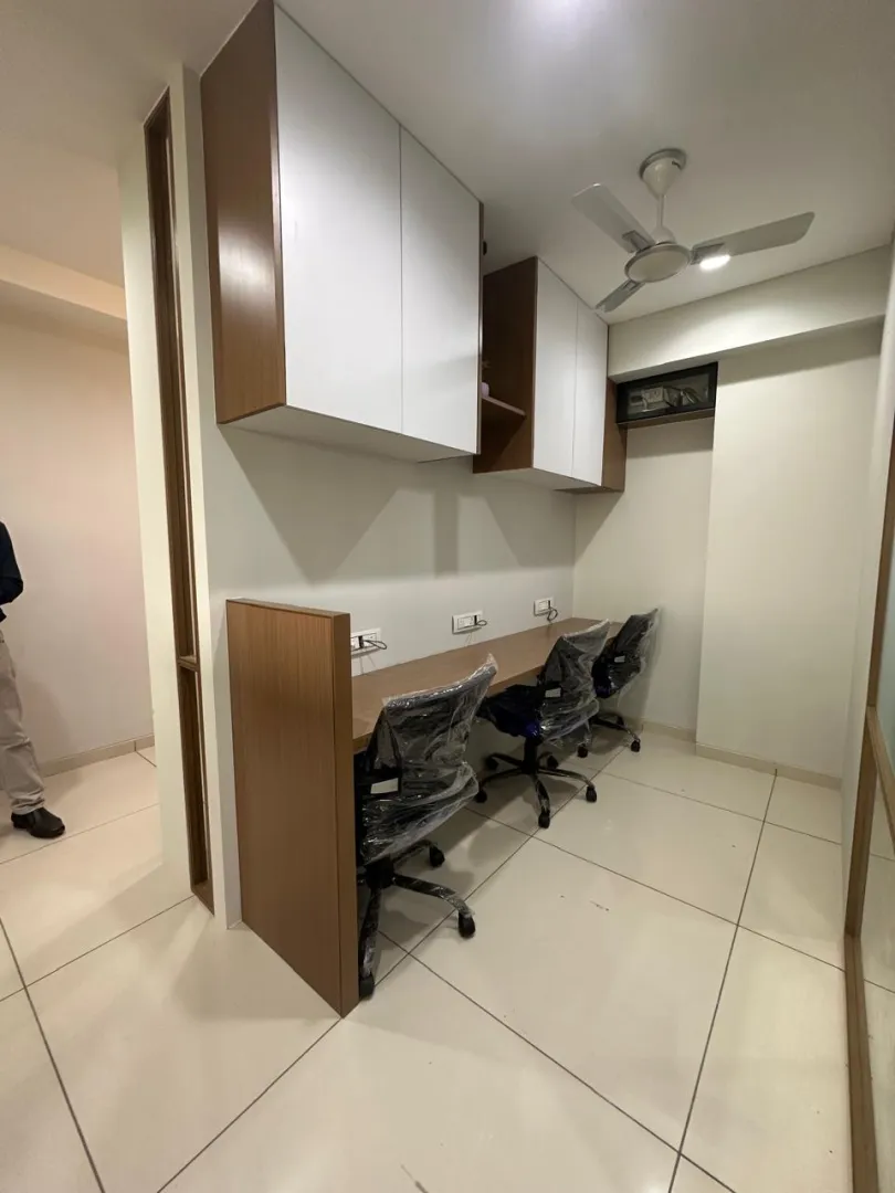 1102 Sq. Ft. Commercial Office for Rent in Gota Ahmedabad - Media 10