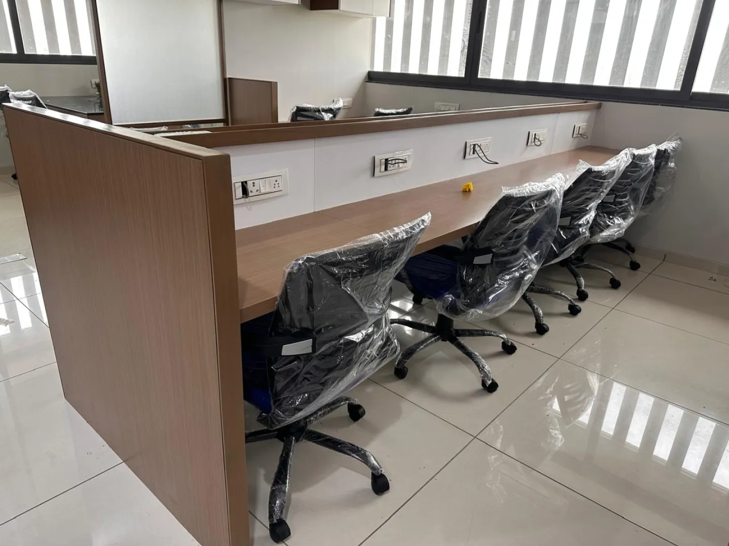 1102 Sq. Ft. Commercial Office for Rent in Gota Ahmedabad - Media 18