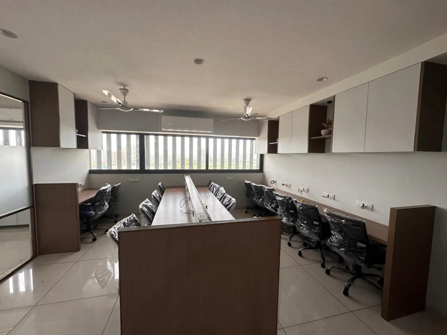 1102 Sq. Ft. Commercial Office for Rent in Gota Ahmedabad - Media 17