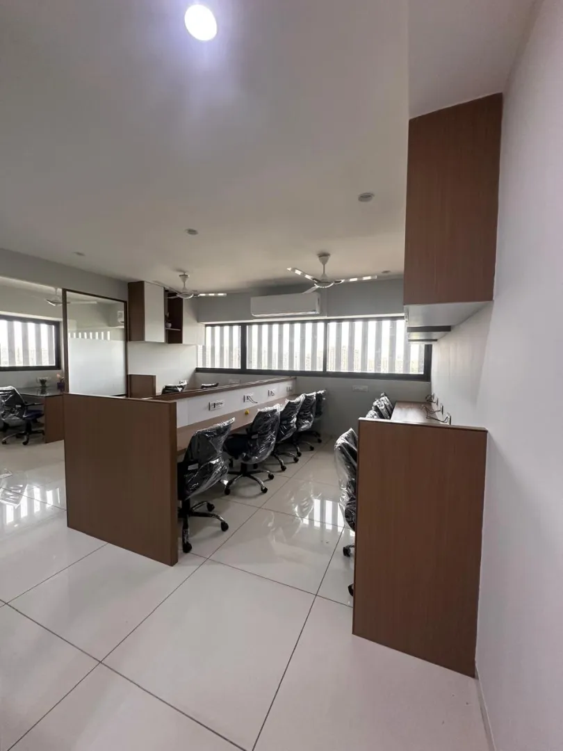 1102 Sq. Ft. Commercial Office for Rent in Gota Ahmedabad - Media 8