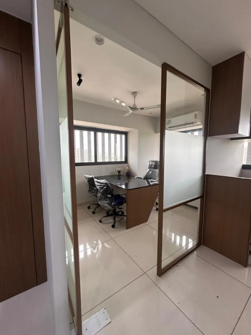 1102 Sq. Ft. Commercial Office for Rent in Gota Ahmedabad - Media 14