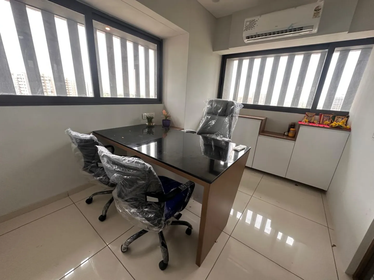 1102 Sq. Ft. Commercial Office for Rent in Gota Ahmedabad - Media 19