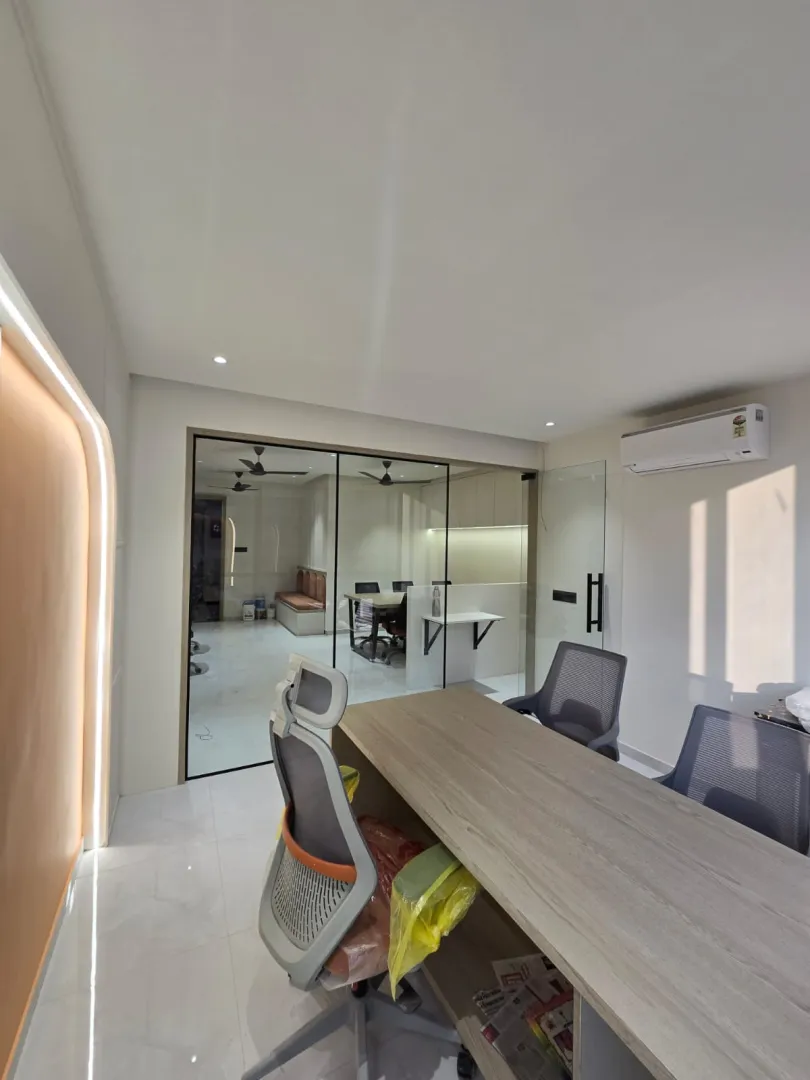 Office 750 Sq. Ft. Commercial Office for Rent in Vaishnodevi Ahmedabad - Media 5