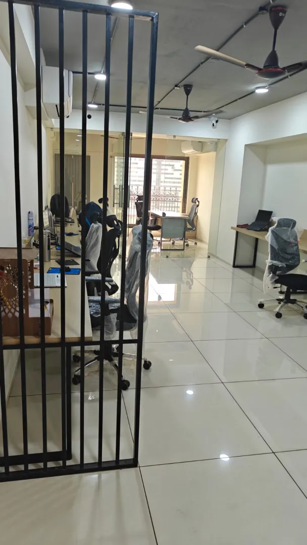 Office 595 Sq. Ft. Commercial Office for Rent in Ashram Road Ahmedabad - Media 4