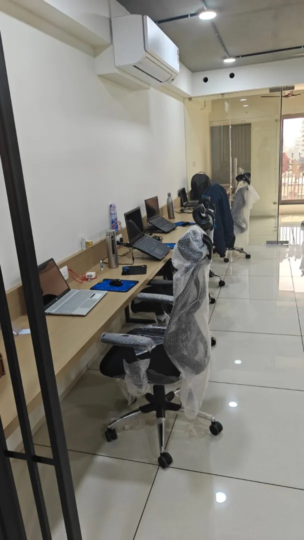 Office 595 Sq. Ft. Commercial Office for Rent in Ashram Road Ahmedabad - Media 2