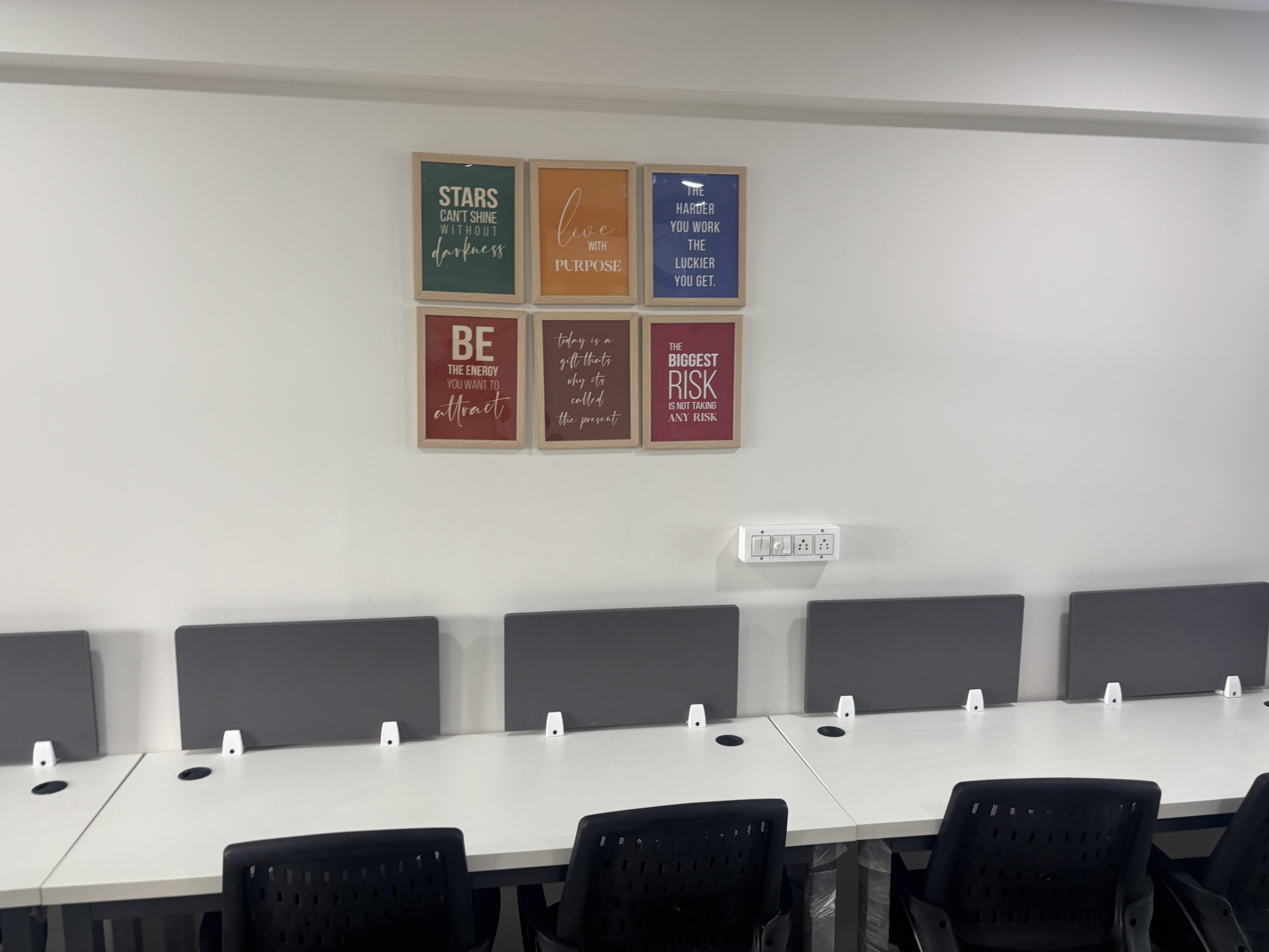 Office 795 Sq. Ft. Commercial Office for Rent in Thaltej Ahmedabad