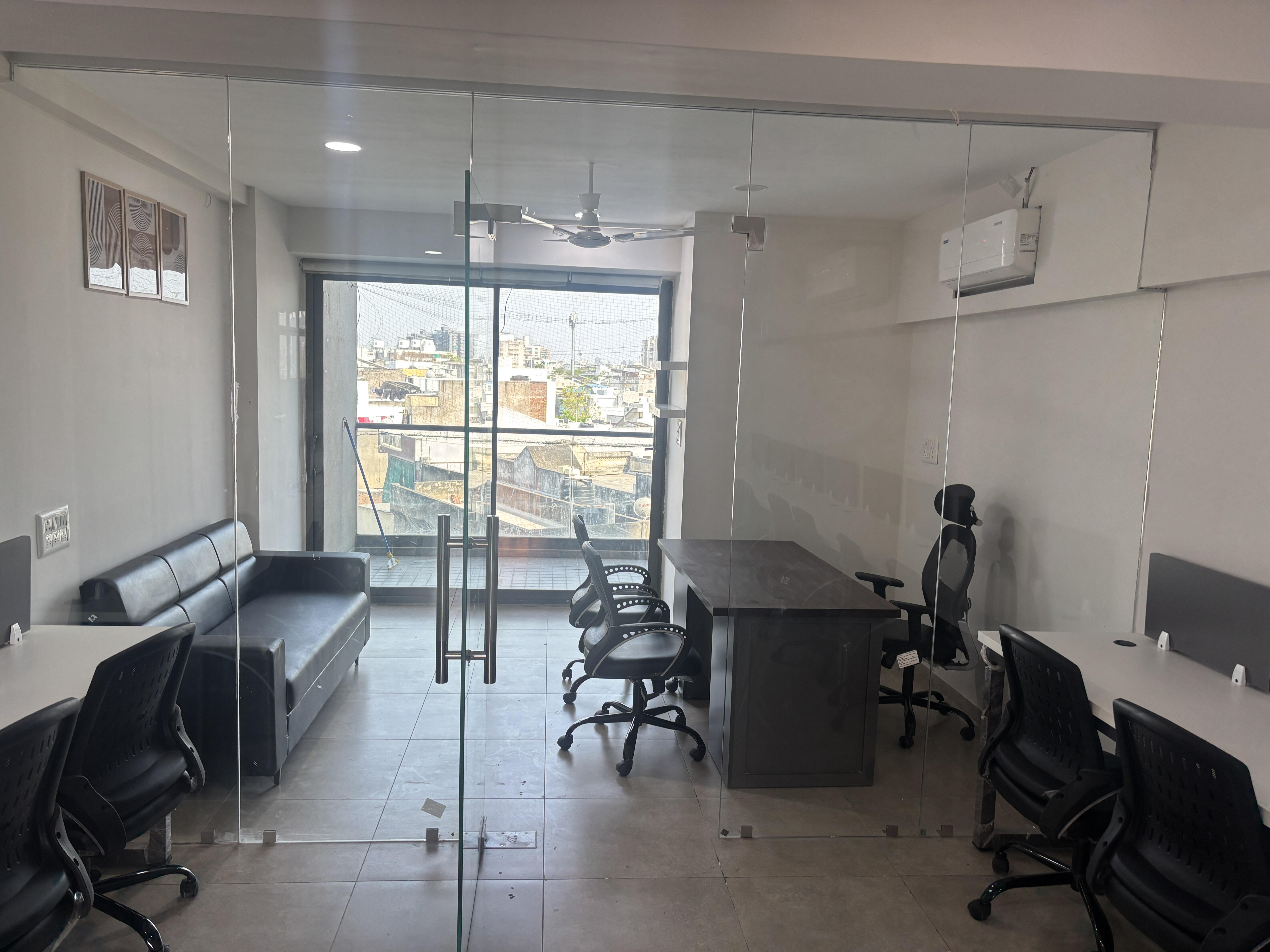 Office 795 Sq. Ft. Commercial Office for Rent in Thaltej Ahmedabad - Media 5