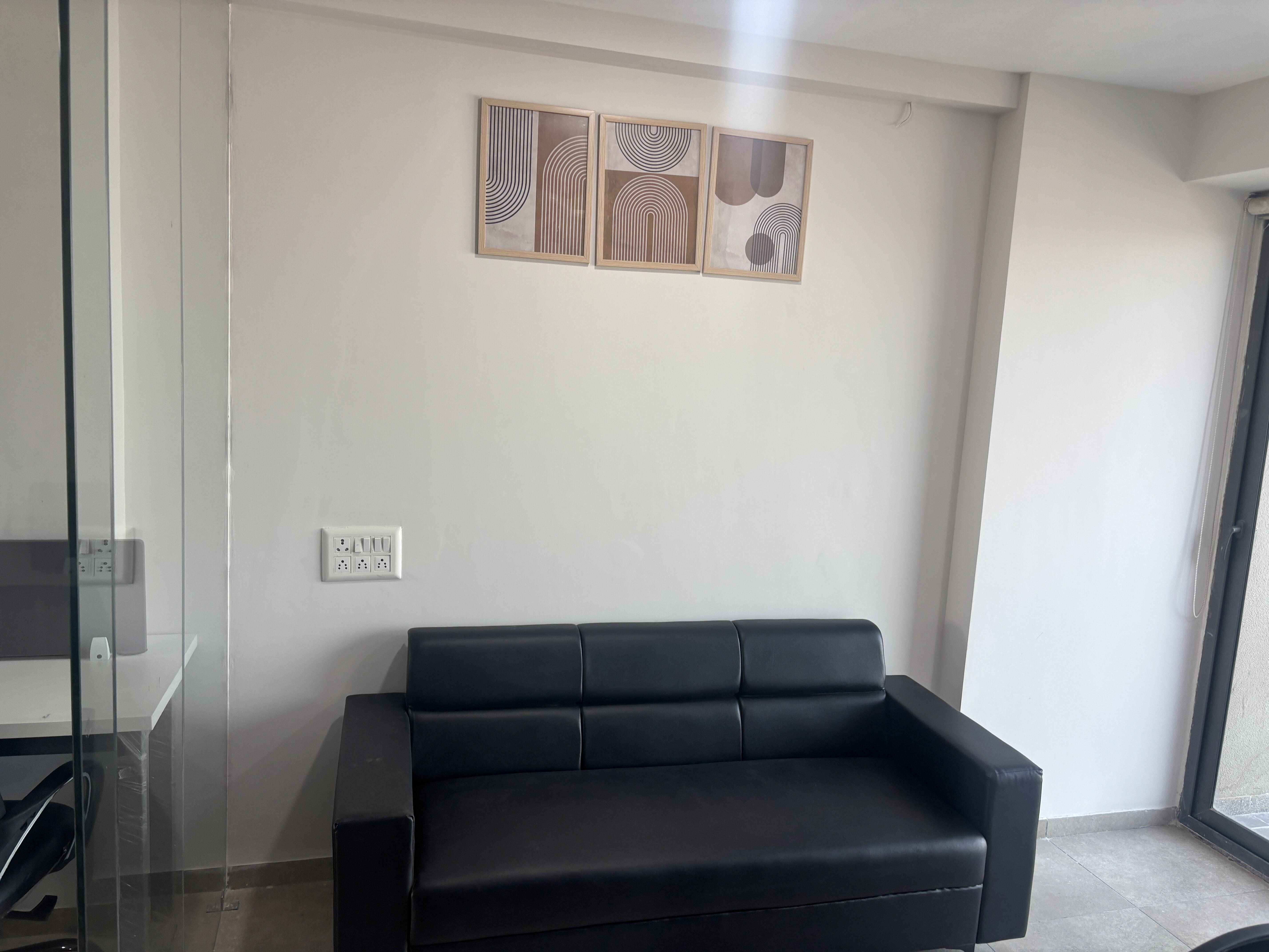 Office 795 Sq. Ft. Commercial Office for Rent in Thaltej Ahmedabad - Media 2