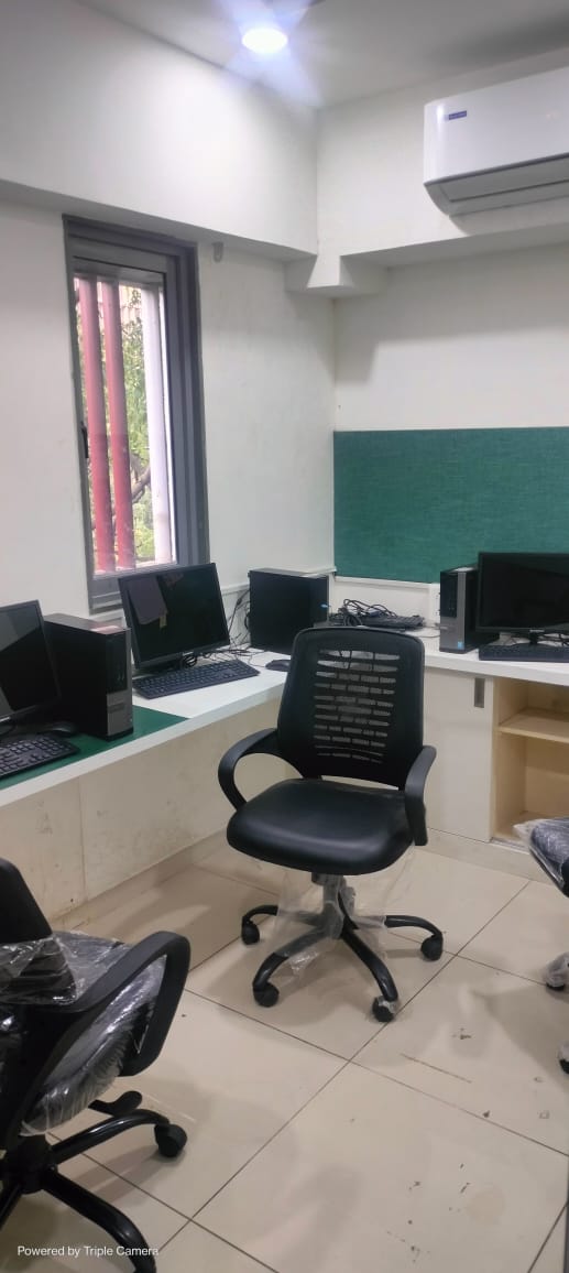 1098 Sq. Ft. Commercial Office for Rent in Nehrunagar Ahmedabad
