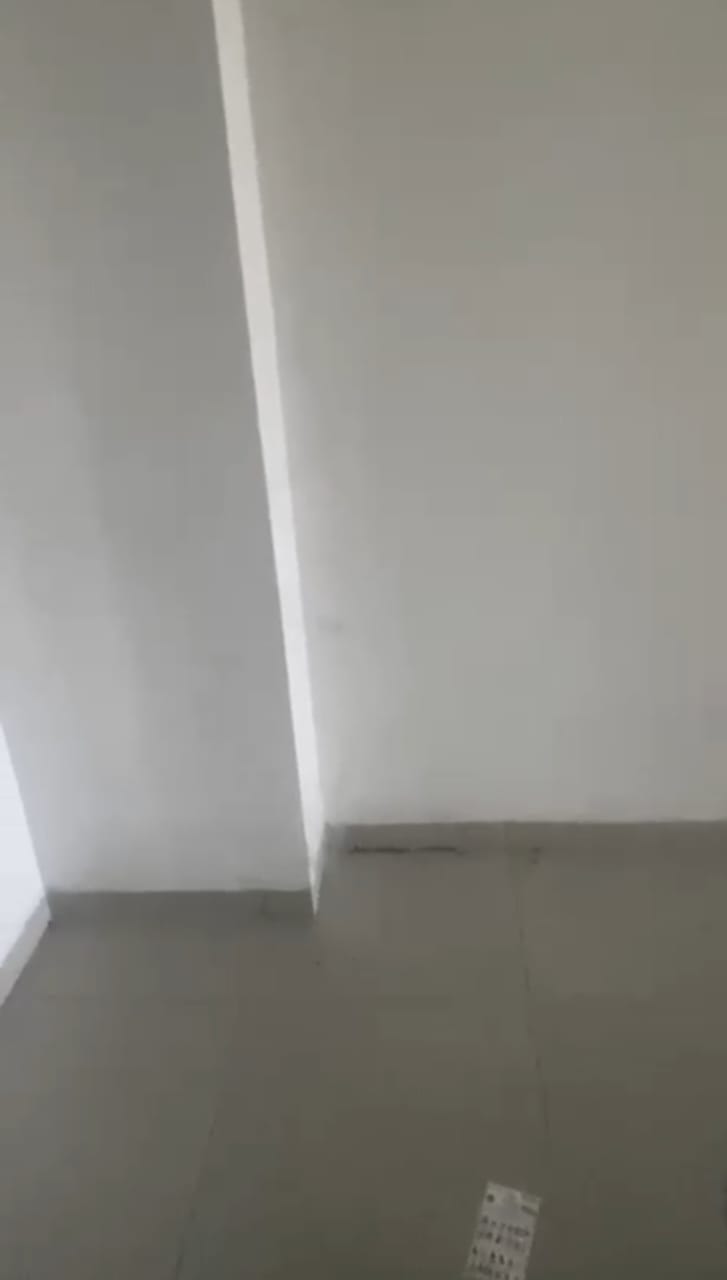 Office Commercial Office for Rent in Vaishnodevi Ahmedabad - Media 6