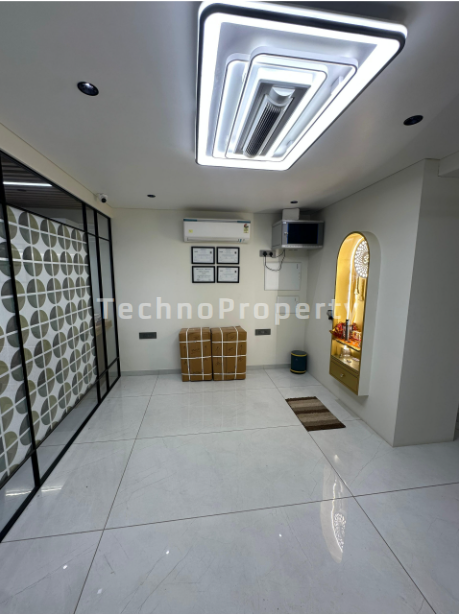 Office Commercial Office for Rent in Vaishnodevi Ahmedabad - Media 12