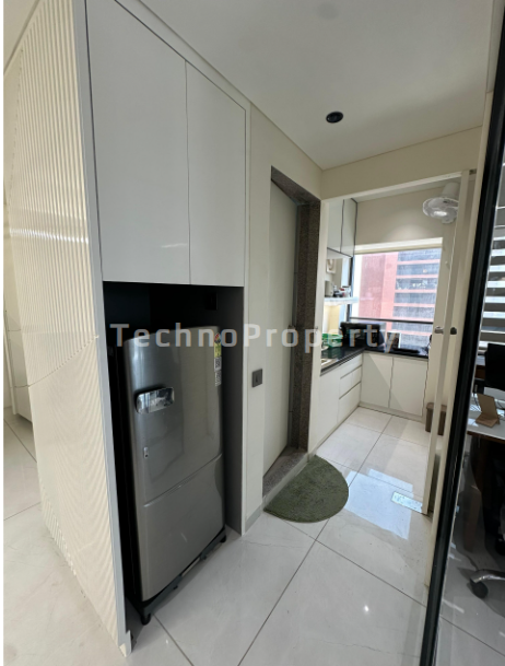 Office Commercial Office for Rent in Vaishnodevi Ahmedabad - Media 6
