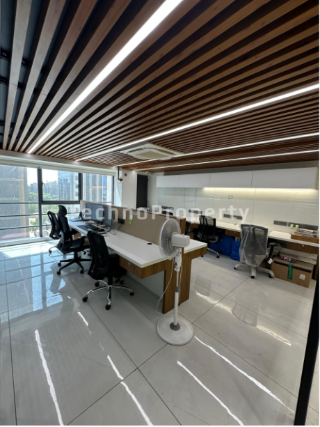 Office Commercial Office for Rent in Vaishnodevi Ahmedabad - Media 5
