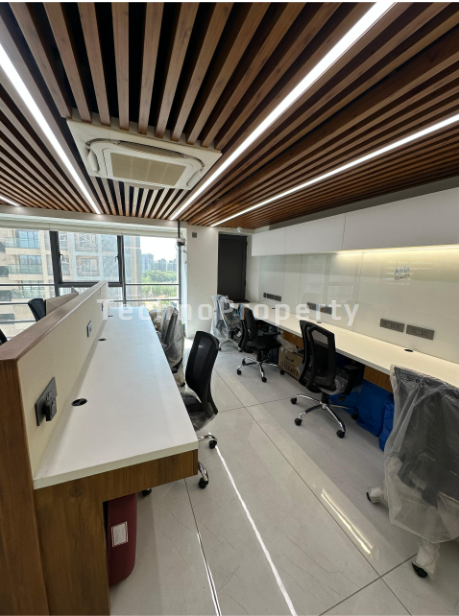 Office Commercial Office for Rent in Vaishnodevi Ahmedabad - Media 4