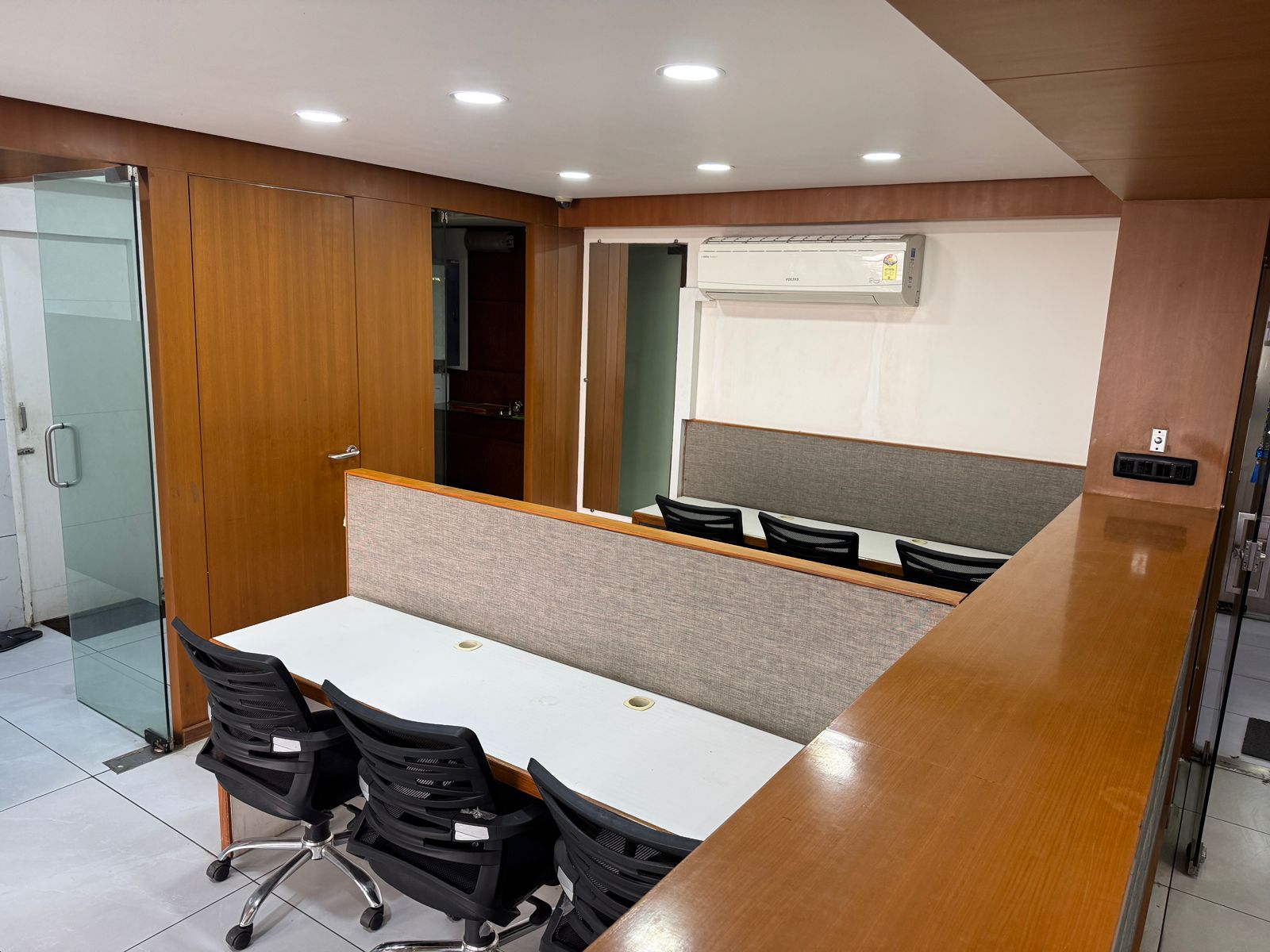 Commercial Office for Rent in Thaltej Ahmedabad
